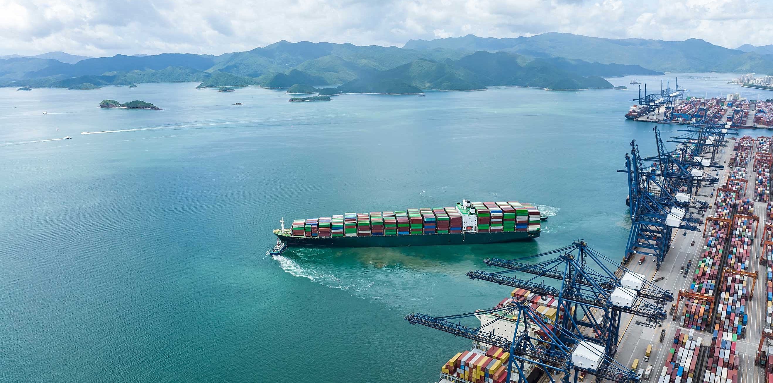 Der Hafen von Yantian im chinesischen Shenzen. Foto: xiaoliangge – stock.adobe.com